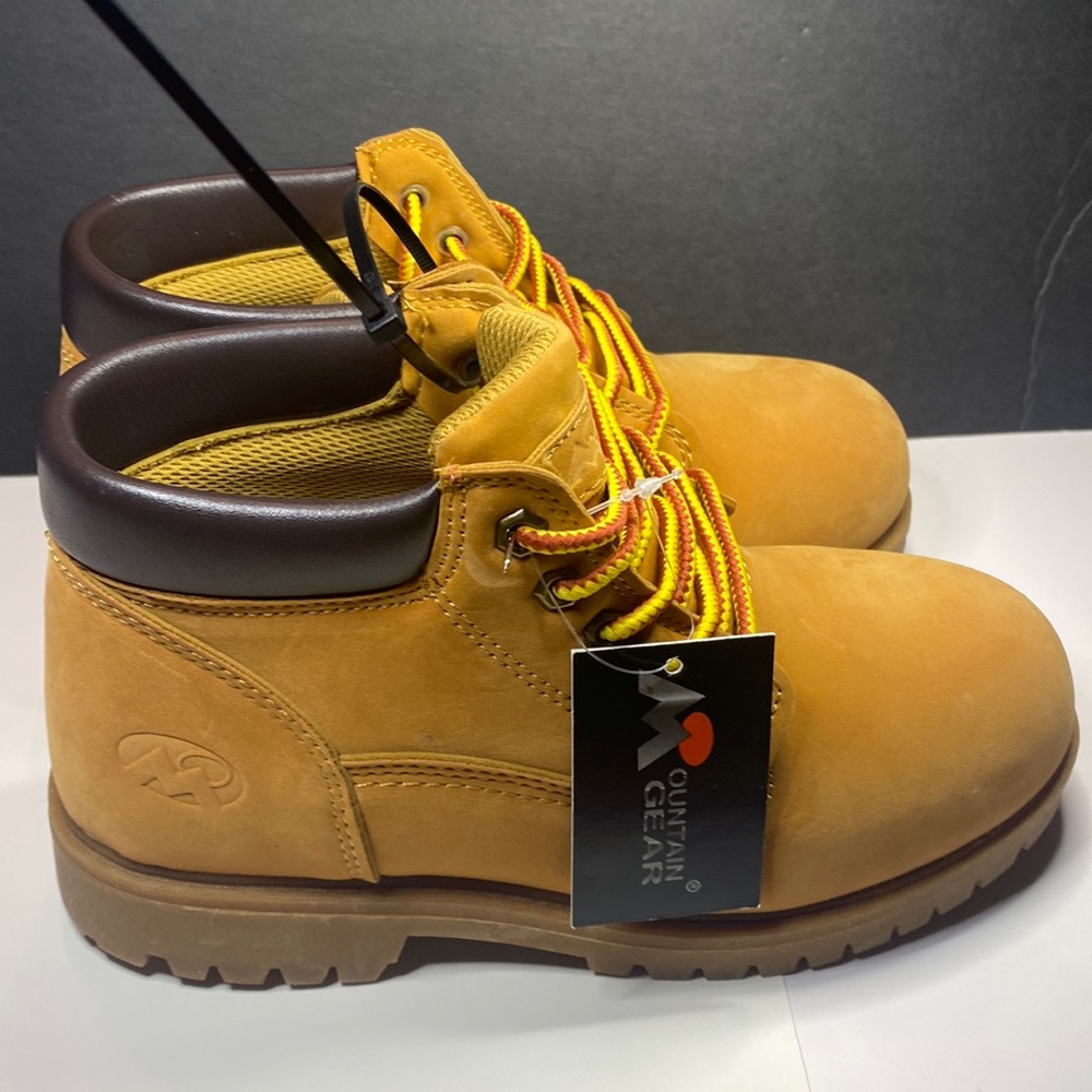 MOUNTAIN GEAR 5.5 BOYS BOOTS NEW